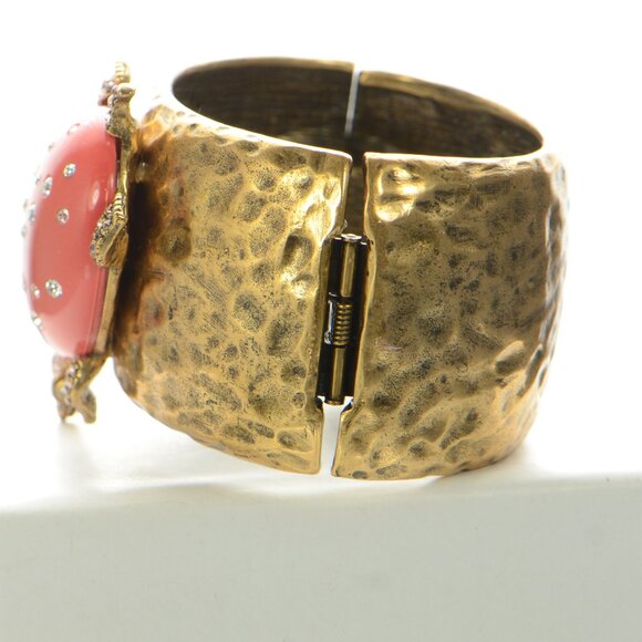 Vintage Oscar de la Renta Crystal & Coral Cabochon Hammered Turtle Bracelet - Picture 6 of 11